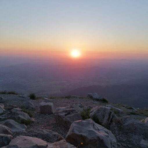Noćni uspon i nezaboravan izlazak sunca na planini Rtanj